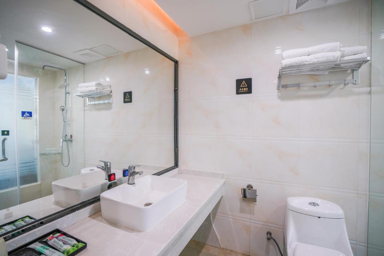 Felice Hotel-Guangzhou Baiyun International Airport Renhe Metro Station Branch Bagian luar foto