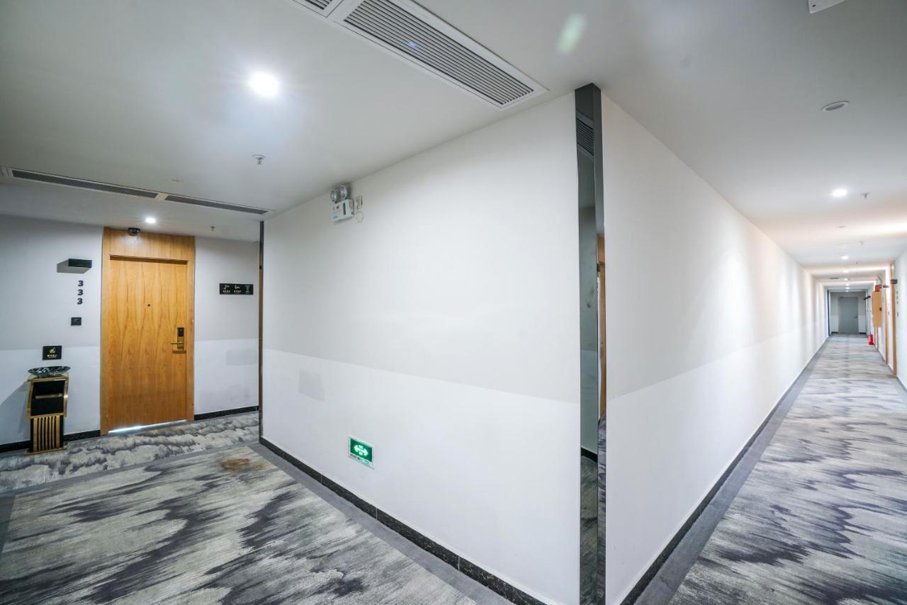 Felice Hotel-Guangzhou Baiyun International Airport Renhe Metro Station Branch Bagian luar foto