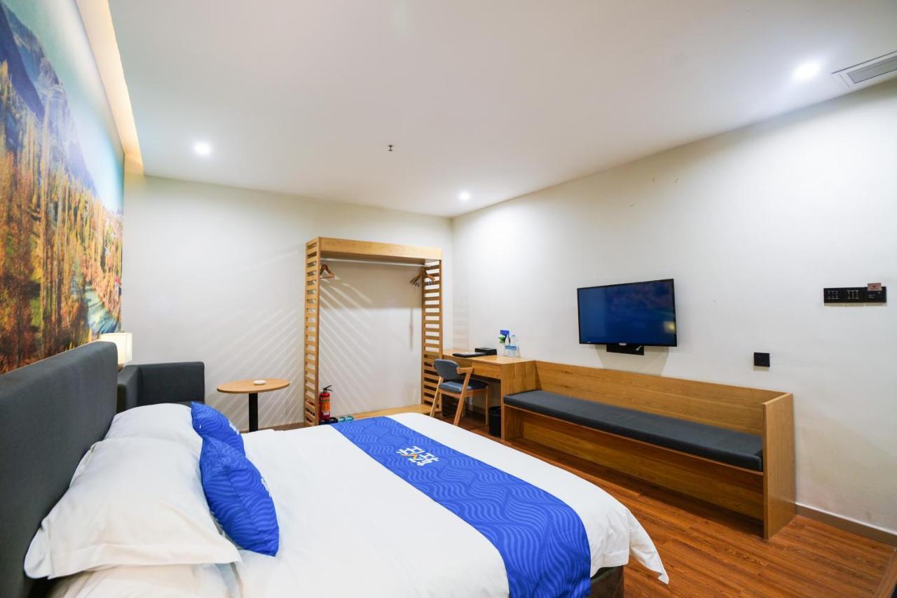 Felice Hotel-Guangzhou Baiyun International Airport Renhe Metro Station Branch Bagian luar foto