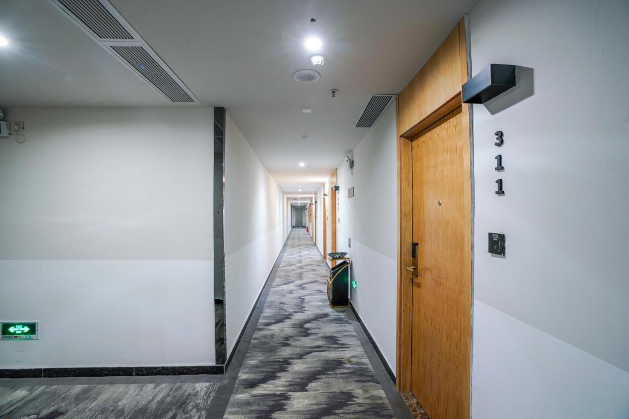 Felice Hotel-Guangzhou Baiyun International Airport Renhe Metro Station Branch Bagian luar foto
