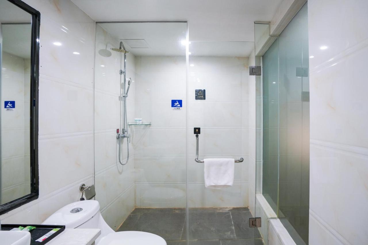 Felice Hotel-Guangzhou Baiyun International Airport Renhe Metro Station Branch Bagian luar foto