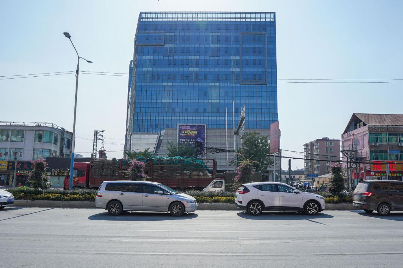 Felice Hotel-Guangzhou Baiyun International Airport Renhe Metro Station Branch Bagian luar foto